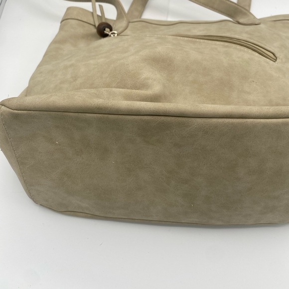 Kensie Vegan Leather Tote Purse handbag tan Tassel Double handles - Picture 6 of 11
